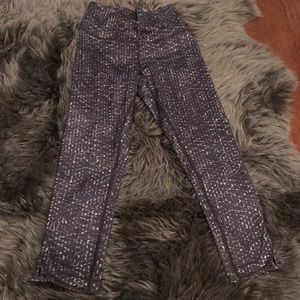 Lululemon pattern crop pants
